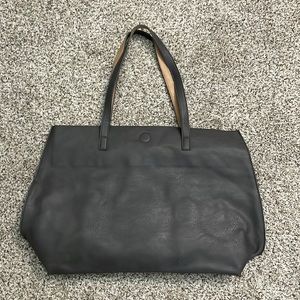 Reversible leather tote